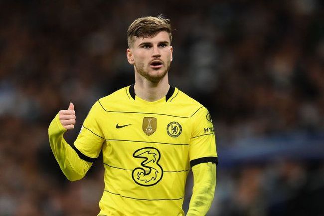 talkSPORT：曼联决定不触发瓦拉内合同中延长一年的选项英媒talkSPORT的报道，曼联已经决定不触发瓦拉内合同中延长一年的选项，在今年夏天成为自由球员之前，瓦拉内现在就可以自由地和海外俱乐部谈判以及预签合同。